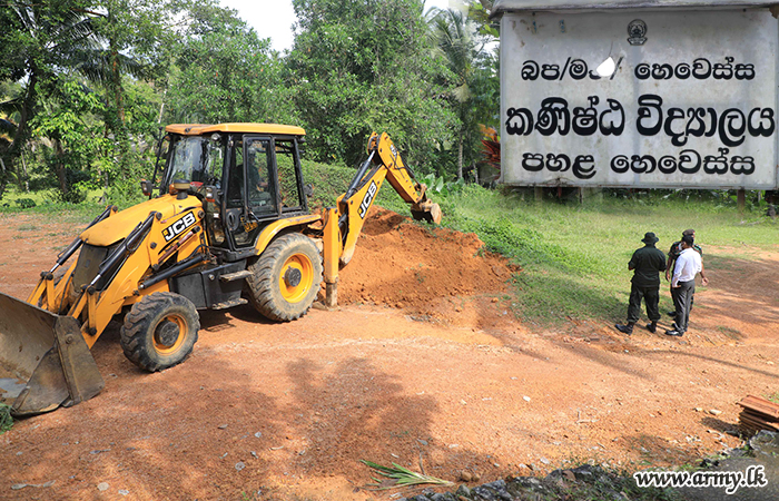 ஜனாதிபதியின் பணிப்பின் பேரில் மைதானத்தை சீரமைக்கும் பணிகள் படையினரால் 10 மணி நேரத்துக்குள் ஆரம்பம்