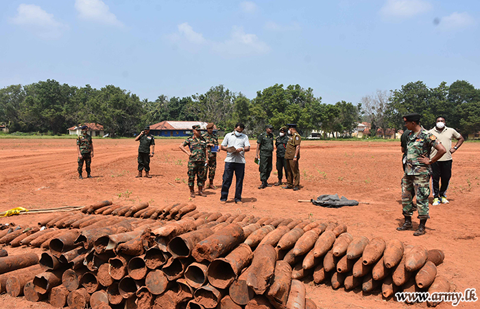 On District Court Order, Army Engineer Troops with Policemen Unearth Cache of Shells & Ammunition Rounds