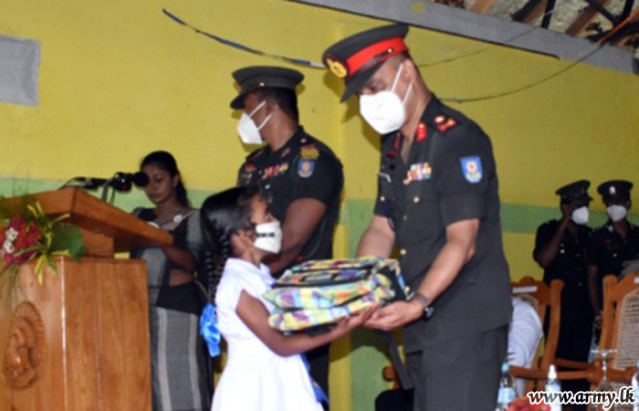 Old Boys at Colombo Royal College & J' Pura Old Graduates Provide Relief Packs to Kokilai Students 