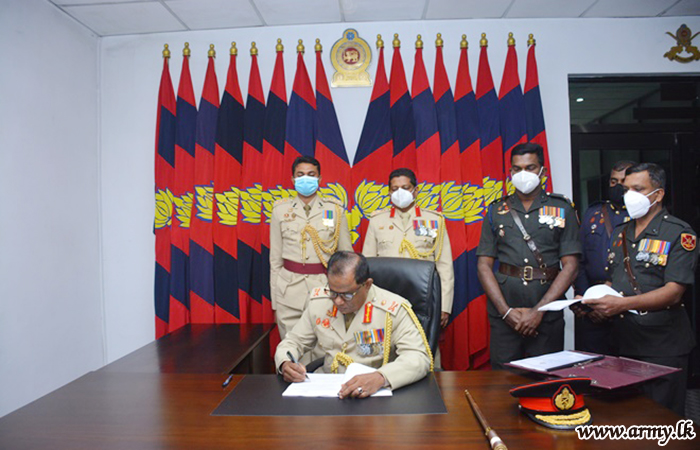 SLE Regimental HQ Welcomes its New Colonel Commandant