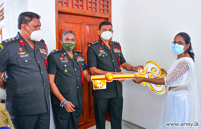 இலேசாயுத கலாட் படை தனது மறைந்த சிப்பாயின் குடும்பத்திற்கு வெல்லவாயவில் புதிய வீடு