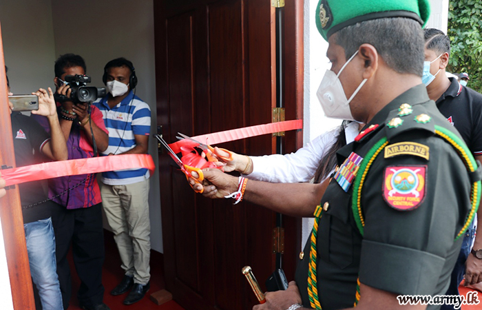மற்றுமோர்  வறிய குடும்பத்திற்கு சிரச தொலைக்காட்சியின் நிதியுதவியுடன் வீடு 