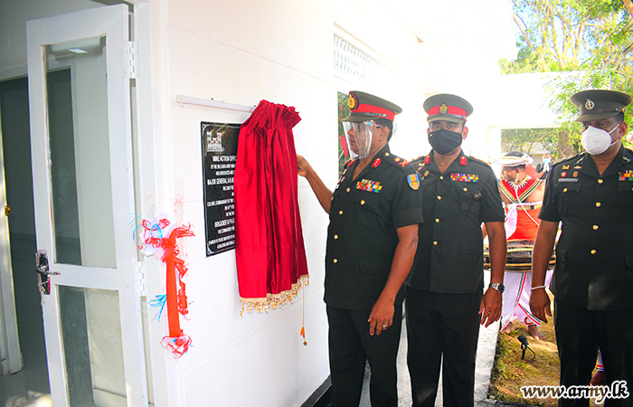 Chief Field Engineer Visits Boo-oya Troops