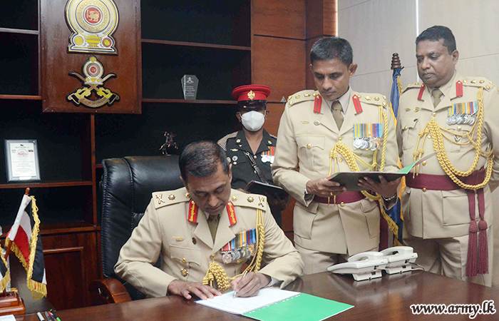 கவச வாகன படையின் புதிய படைத் தளபதி அலுவலகத்தை பொறுப்பேற்றார்