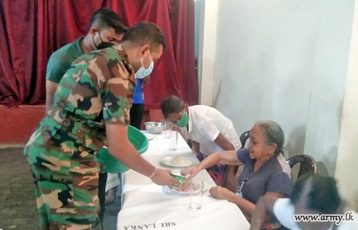 111 Brigade Troops Do Community Work 