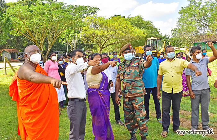 යුද්ධ හමුදා ඉංජිනේරු සේවා බලකායේ භටපිරිස් තවත් පාසල් ක්‍රීඩා පිටියක් පිළිසකර කරයි 