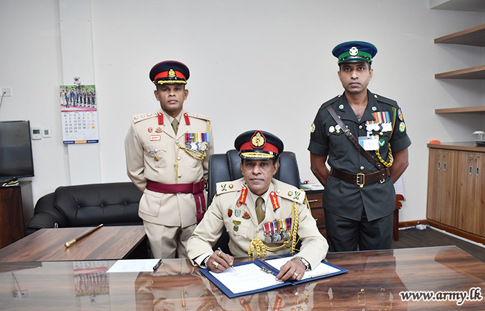 காலாட் படையணியின்  புதிய பணிப்பாளர் நாயகம்  அலுவலக கடமைகளை  ஆரம்பித்தார்