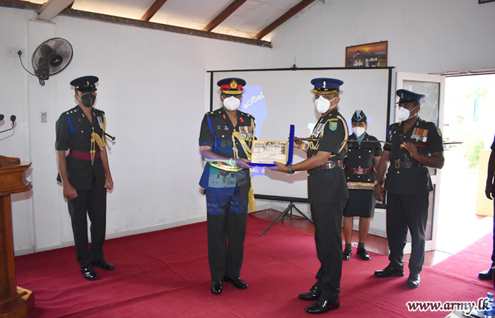 தலைமை சமிக்ஞை அதிகாரி 4 வது மற்றும்  9 வது சமிக்ஞை  படையணிகளுக்கு விஜயம்