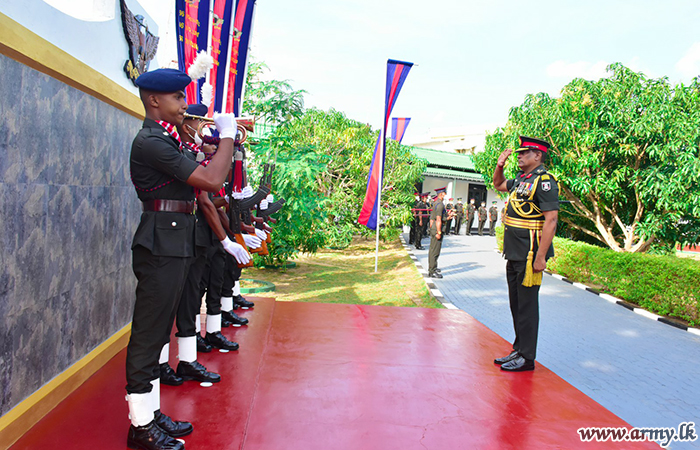 Kilinochchi Commander Calls at 66 Division