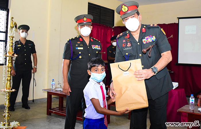 66  ஆவது படைப் பிரிவினரால் கற்றல் உபகரணங்கள்  வழங்கி வைப்பு 