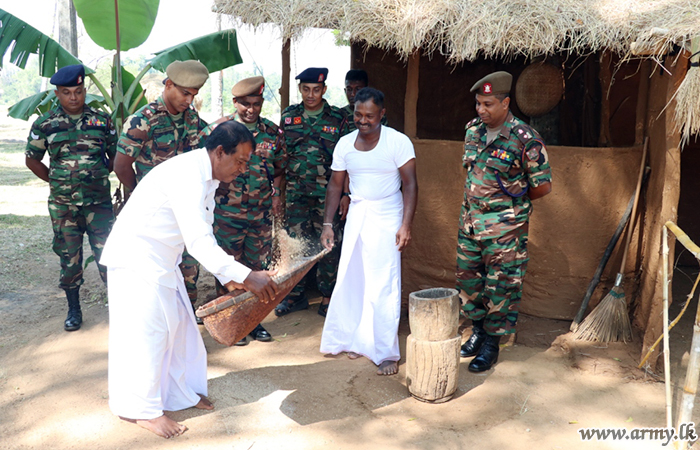 குட்டிகலையில் 1ஆவது இலங்கை இராணுவ பொது சேவை படையணியின் நெல் அறுவடை 