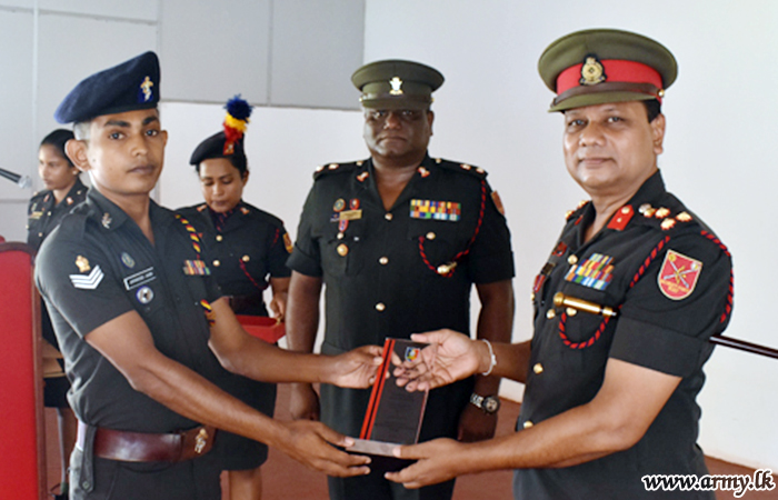 Quartermaster Course Attendees Given Certificates