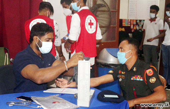 11 Div Troops Help Red Cross Donating Their Blood