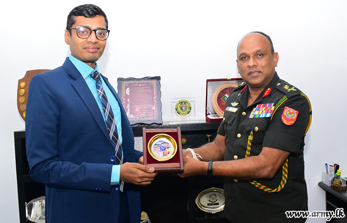 இந்திய உதவி உயர்ஸ்தானிகர்  11 வது படைப்பிரிவு தலைமையகத்திற்கு விஜயம்
