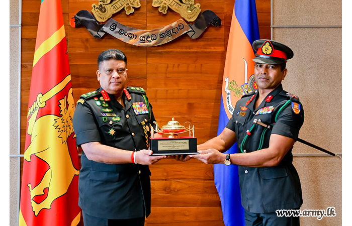 Retiring Major General Ajantha Wijesuriya Receives Praise from Army Chief