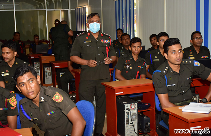 கிளிநொச்சி தளபதியின் ஏற்பாட்டில் புவியியல்  தகவல் முறைமை நடவடிக்கைள் தொடர்பிலான அமர்வு   