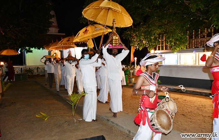 මයිලන්කරච්චි විහාරස්ථානයේ ධාතු මන්දිරය ඉදිකිරීමට යුද්ධ හමුදා භටපිරිස් සහය වේ