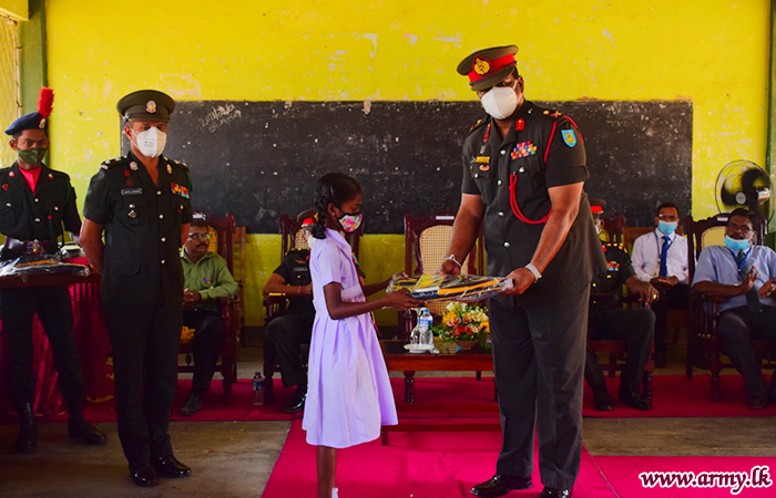 Army Gets School Accessories for Batticaloa Students