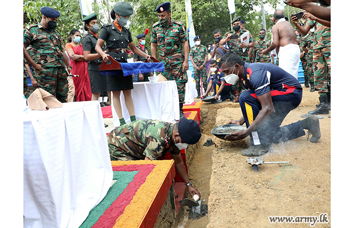 යාපනය ආරක්‍ෂක සේනා මූලස්ථානයේ මුලිකත්වයෙන් චුල්ලිපුරම් ප්‍රදේශයේ අඩුආදායම්ලාභි පවුලකට නව නිවසක්