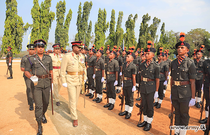 පාබල පුහුණු මධ්‍යස්ථානයේදී ආධුනික සෙබලුන් 239 දෙනෙකු විසිරයති