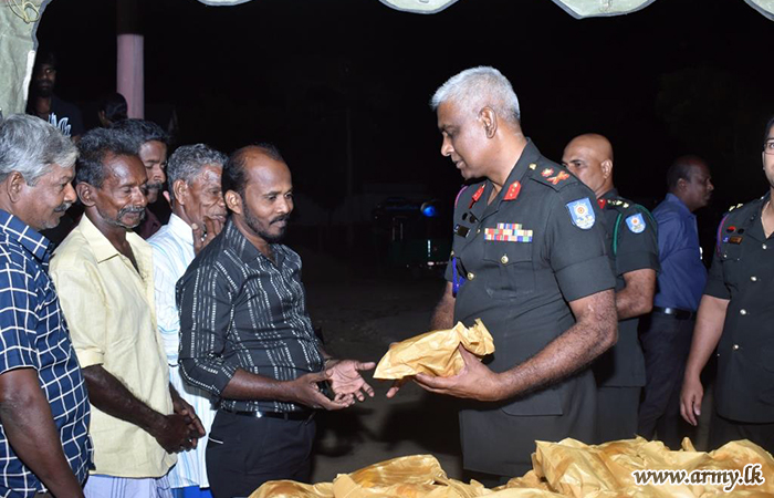 Breakfast Packs Given to Pilgrims Attending Easter Sunday Mass