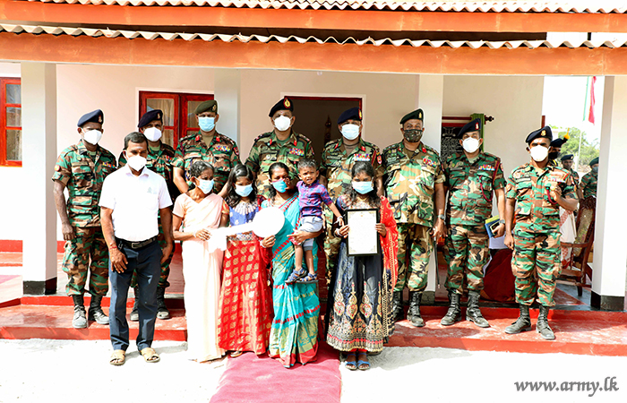 Jaffna Troops Build One More House for a Needy Woman 