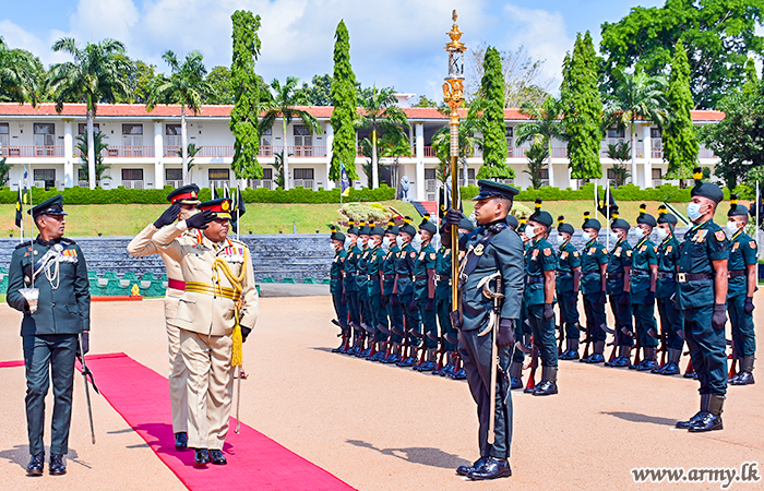 Retiring Major General Ajith Pallawela Accorded Military Salute