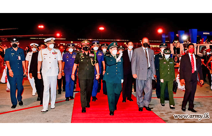 Defence Secy & Tri Service Commanders Welcome Chinese Defence Minister