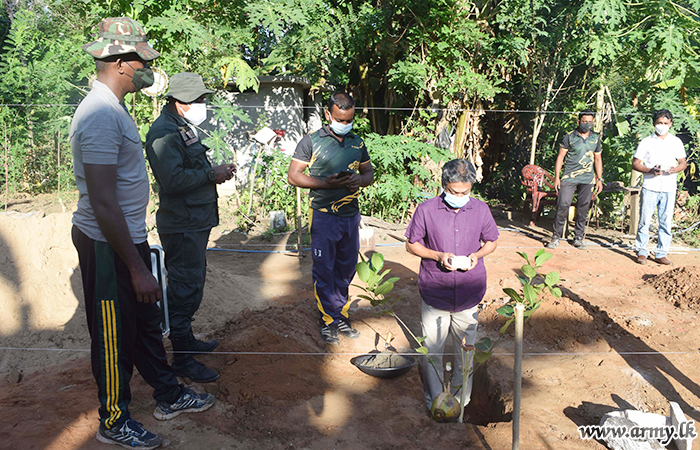 11 SLSR Troops in 231 Brigade Begin to Erect a House for Another Needy Family