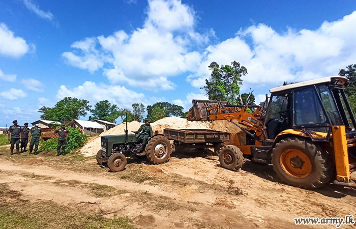 64 Division Troops Begin Repairs to Thadiyamalai - Muthiyankaddu Road Patch