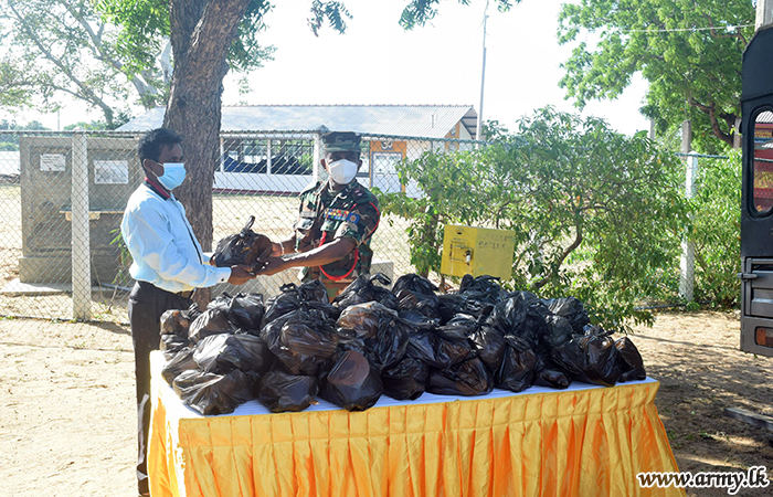 591 வது பிரிகேடினரால் தேவையுள்ள குடும்பங்களுக்கு இலவச மரக்கறி பொதிகள் விநியோகம்