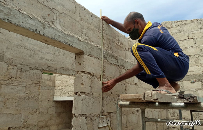 Construction of Five New Houses for Civilians in Kilinochchi in Progress