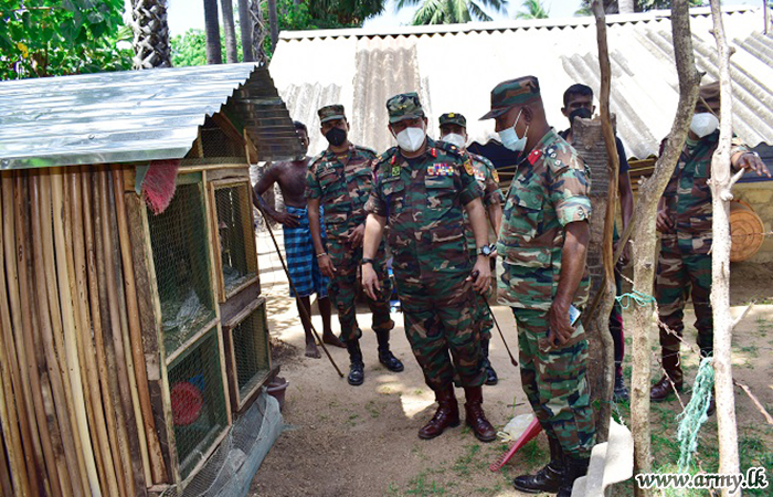 கிளிநொச்சி படையினர் வறிய மக்களுக்கான வருமான வழிகள் உருவாக்கம் 