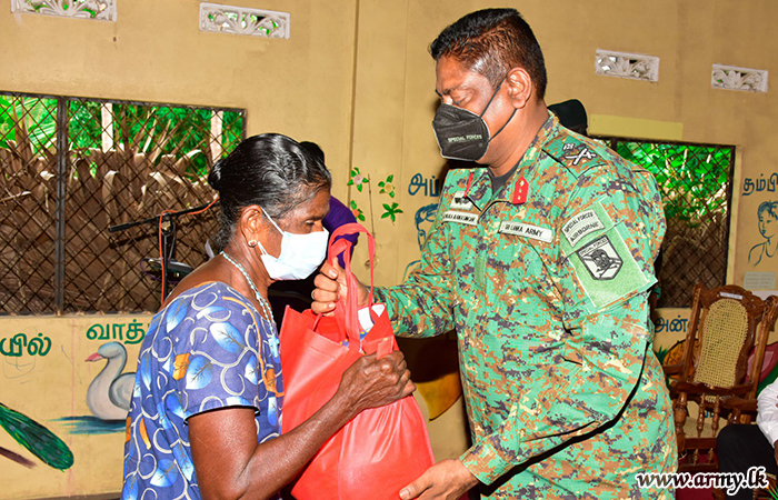 Royal College Tamil Class - 1980 Offers Dry Rations to Kandavalai Poor Citizens