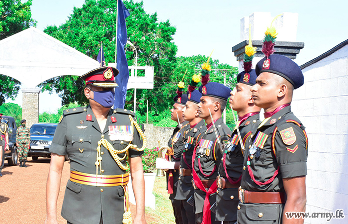 Formal Visits of SF Commander-KLN Enable Interaction with All Ranks