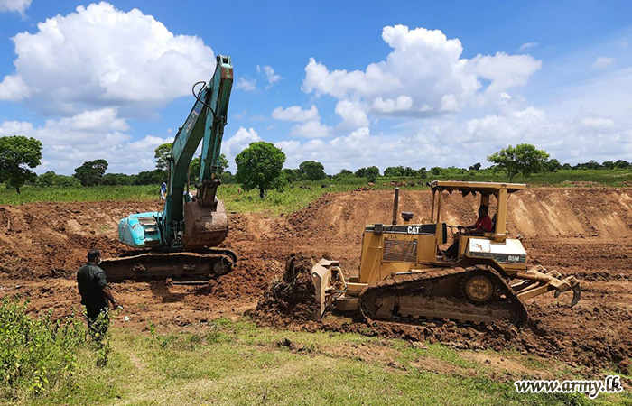 Engineers Busy Renovating Weeraketiya Tank in Galgamuwa 