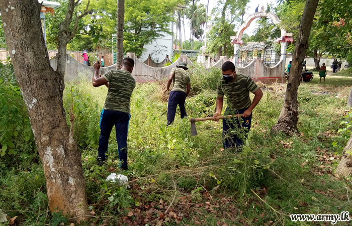 51 Division Troops Rid Religious Places of Dengue Threat & Beautify Compounds