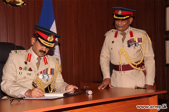 SLNG’s New Colonel of the Regiment Takes Office 