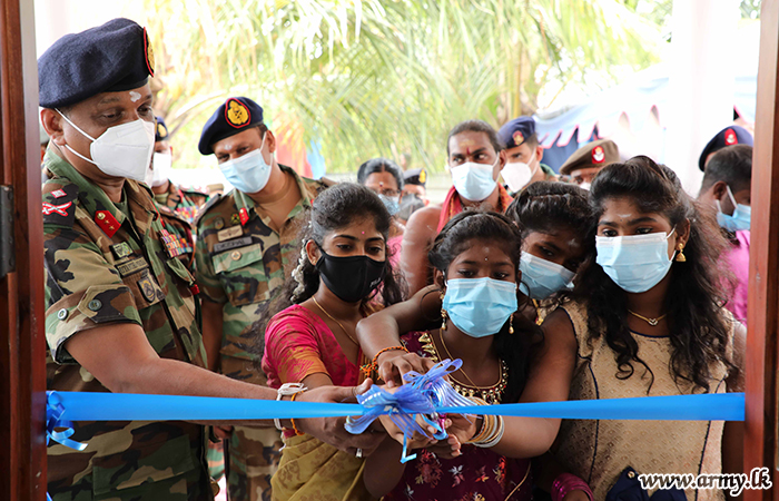 Army Troops Build New House for Family in Sangarathai, Jaffna  