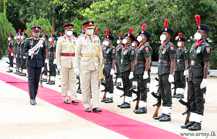 ධූරයෙන් නික්මයන ආඥාපතිට යාපනය ආරක්‍ෂක සේනා මූලස්ථානයේ ගෞරවාචාරය