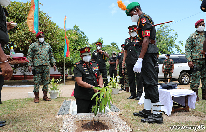 ආරක්‍ෂක සේනා ආඥාපති - යාපනය සිය බලප්‍රදේශයේ සංචාරයක