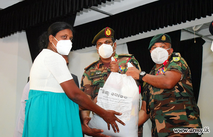 Royal College Past Pupils Support Welikanda Families & Temples  