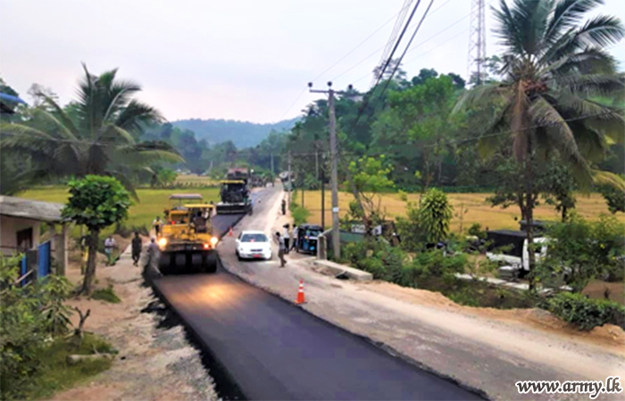 11 Field Engineers Busy Re-doing Road Patch from Ayagama to Kalawana