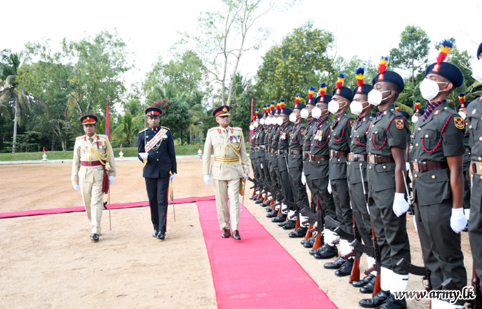 SLAOC Regimental HQ Bids Farewell to its Outgoing Colonel Commandant