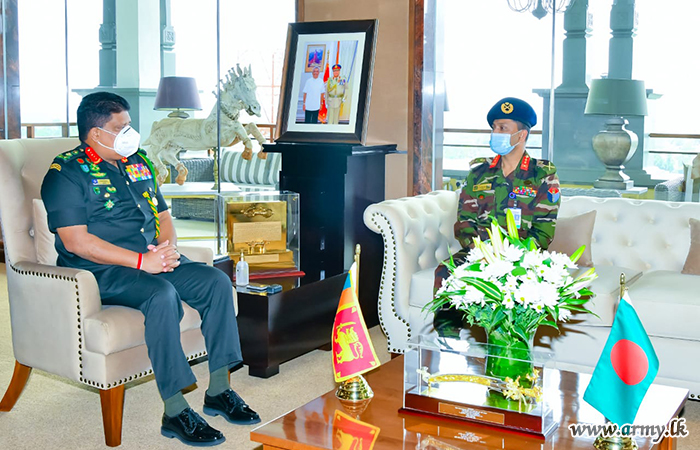 Bangladesh's DSCSC Commandant Holds Cordial Discussions with the Army Chief