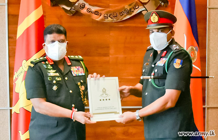 Army Chief Heaps Praise on Retiring Major General Keerthi Kottawatta