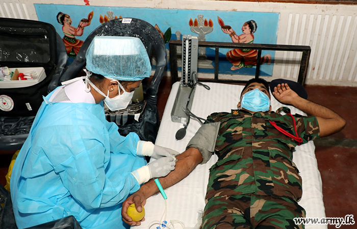 SFHQ-J Troops Give Blood to Save Lives of Jaffna Patients