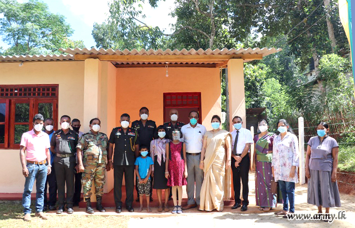 Rifle Corps Troops Build House for Widowed Family