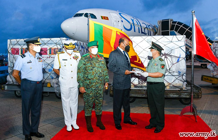 PLA of China-Gifted Vaccine Doses to their Sri Lankan Counterparts Accepted at Airport