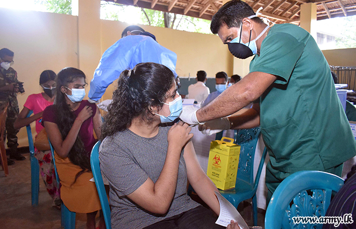 SFHQ-Central Medical Corps Troops Give Vaccines in Hambantota